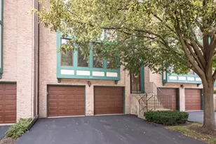 909 W Essex Pl, Arlington Heights, IL 60004 - Photo 3