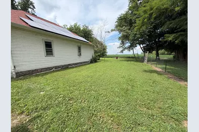 112 S Marion Street, Sandoval, IL 62882 - Photo 11