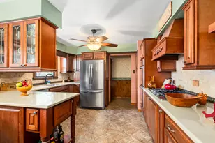 11109 S Ave J, Chicago, IL 60617 - Photo 5