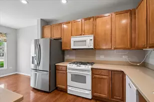 3304 Comstock Ct, Mundelein, IL 60060 - Photo 3