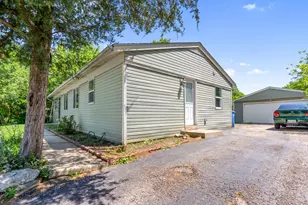 55 Alameda Dr, Carpentersville, IL 60110 - Photo 13