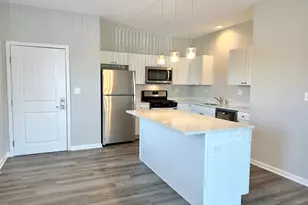 301 N Madison St, Woodstock, IL 60098 - Photo 3