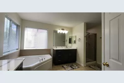 2145 Colchester Avenue, Hoffman Estates, IL 60192 - Photo 25