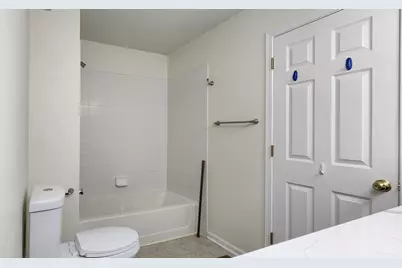 2145 Colchester Avenue, Hoffman Estates, IL 60192 - Photo 13