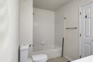 2145 Colchester Ave, Hoffman Estates, IL 60192 - Photo 13