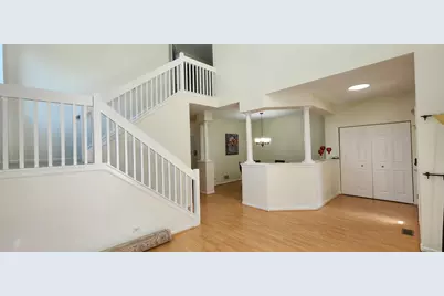 2145 Colchester Avenue, Hoffman Estates, IL 60192 - Photo 9