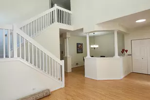2145 Colchester Ave, Hoffman Estates, IL 60192 - Photo 9