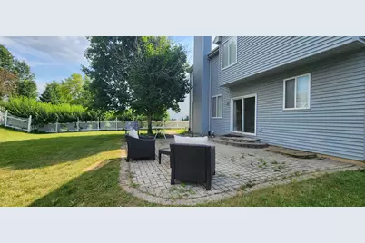 2145 Colchester Avenue, Hoffman Estates, IL 60192 - Photo 3