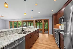 6N329 Fair Oaks Dr, Saint Charles, IL 60175 - Photo 3