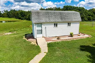 4022 Landmark Rd, Iuka, IL 62849 - Photo 25