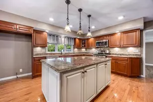 4022 Landmark Rd, Iuka, IL 62849 - Photo 9