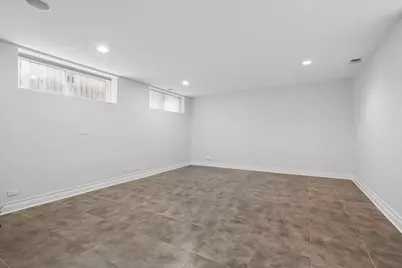 2041 N Whipple Street, Chicago, IL 60647 - Photo 33
