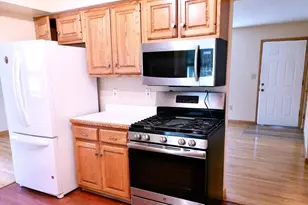 2021 Leness Ln, Crest Hill, IL 60403 - Photo 7