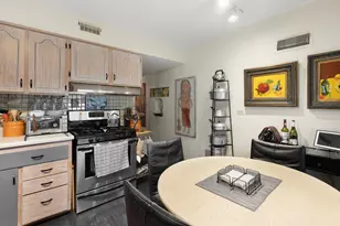7030 N Ionia Ave, Chicago, IL 60646 - Photo 9