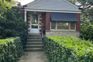 7030 N Ionia Ave, Chicago, IL 60646 - Photo 1