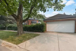 7030 N Ionia Ave, Chicago, IL 60646 - Photo 23