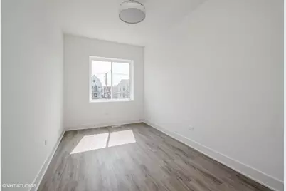 530 E 44th Place, Chicago, IL 60653 - Photo 11