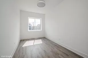 530 E 44th Pl, Chicago, IL 60653 - Photo 11