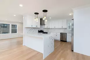 8110 Lockwood Ave, Burbank, IL 60459 - Photo 11