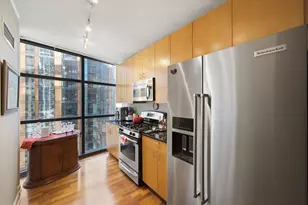 201 N Westshore Dr, Chicago, IL 60601 - Photo 7