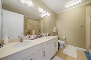 201 N Westshore Dr, Chicago, IL 60601 - Photo 13