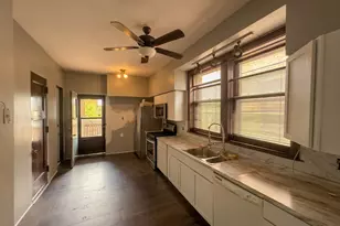 953 E Hyde Park Blvd, Chicago, IL 60615 - Photo 9