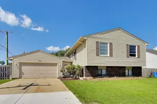 1180 Sunbury Rd, South Elgin, IL 60177 - Photo 1