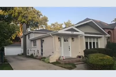 909 S Dryden Place, Arlington Heights, IL 60005 - Photo 1