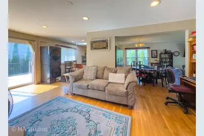 1100 S Cherrywood Drive S, Mount Prospect, IL 60056 - Photo 13