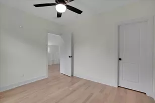 4036 W Warwick Ave, Chicago, IL 60641 - Photo 27