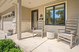 452 S Harvard Ave, Villa Park, IL 60181 - Photo 3