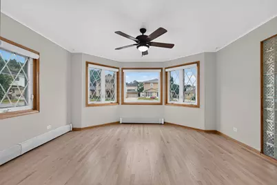 6013 N Emerson Street, Rosemont, IL 60018 - Photo 5