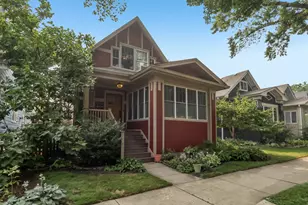 824 S Taylor Ave, Oak Park, IL 60304 - Photo 1