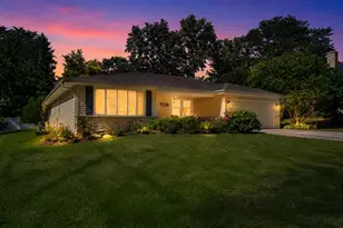 446 Hamilton Dr, Wheaton, IL 60189 - Photo 1