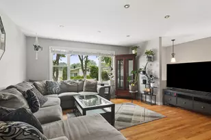 117 S Evergreen Ave, Addison, IL 60101 - Photo 3