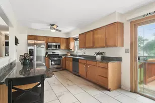 117 S Evergreen Ave, Addison, IL 60101 - Photo 5