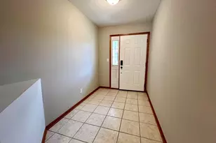 1172 Rose Dr, Sycamore, IL 60178 - Photo 3