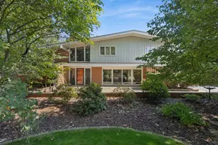 888 Country Club Rd, Crystal Lake, IL 60014 - Photo 3