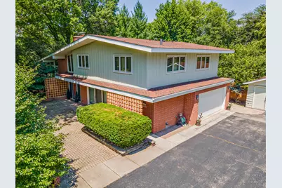 888 Country Club Road, Crystal Lake, IL 60014 - Photo 1