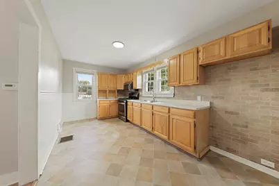 1012 1/2 W Lafayette Street, Ottawa, IL 61350 - Photo 5