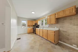 1012 1/2 W Lafayette St, Ottawa, IL 61350 - Photo 5