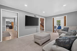 938 Stonehaven Ct, Elgin, IL 60124 - Photo 13