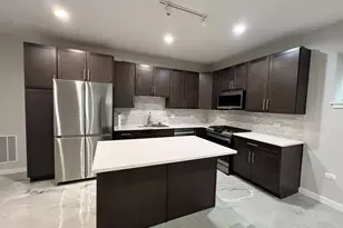 4853 W Nelson St, Chicago, IL 60641 - Photo 3