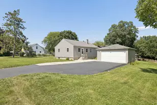 940 Mckinley Ct, Lockport, IL 60441 - Photo 3