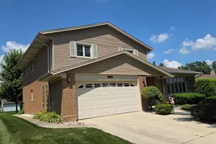 15412 Walnut Rd, Oak Forest, IL 60452 - Photo 3
