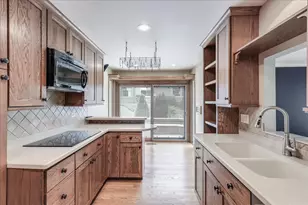 244 Hickory Ln, Lake Barrington, IL 60010 - Photo 13