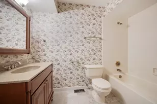 784 Leicester Rd, Elk Grove Village, IL 60007 - Photo 19