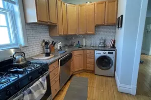 1441 W Berteau Ave, Chicago, IL 60613 - Photo 5