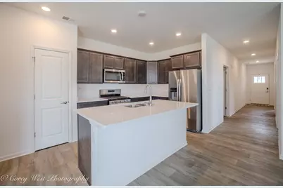 930 Fitzwilliam Way, North Aurora, IL 60542 - Photo 17