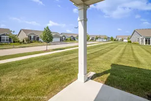 930 Fitzwilliam Wy, North Aurora, IL 60542 - Photo 7